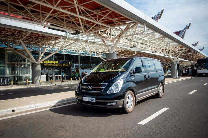 Siem Reap Airport Transfer and Beng Mealea Temple Tour