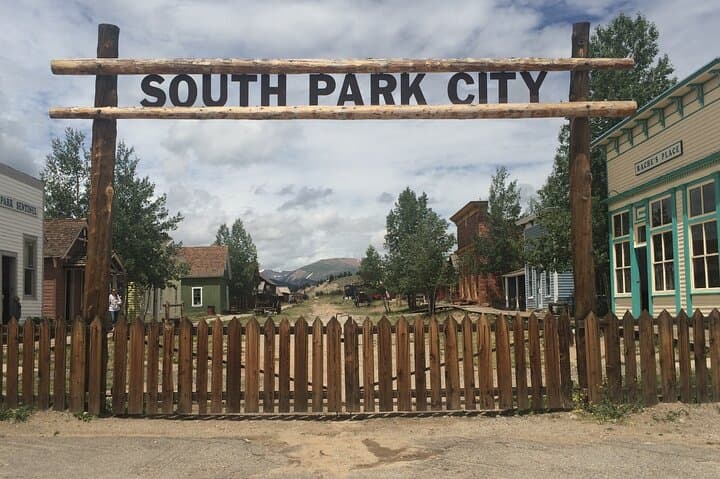 Ghost Town and Scenic Mountain Tour: Red Rocks, South Park City & St. Elmo