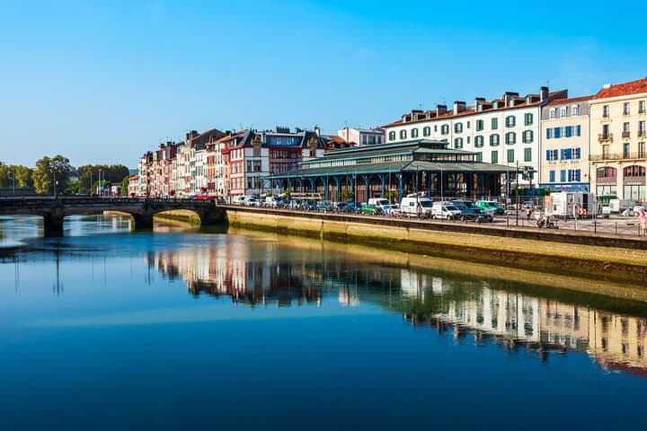 Bayonne Chocolate Escape Game: Urban Puzzle Adventure in the Basque City