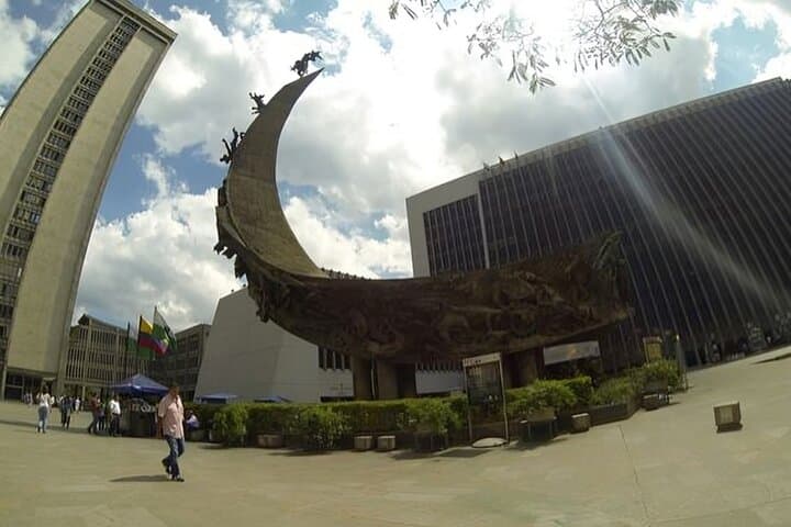 Medellin Must-See Walking Tour: History, Urban Renewal & Local Flavors photo 5