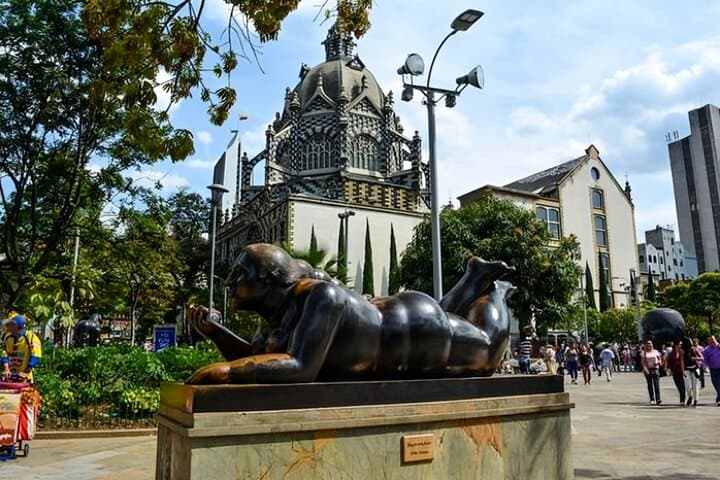 Medellin Must-See Walking Tour: History, Urban Renewal & Local Flavors photo 2