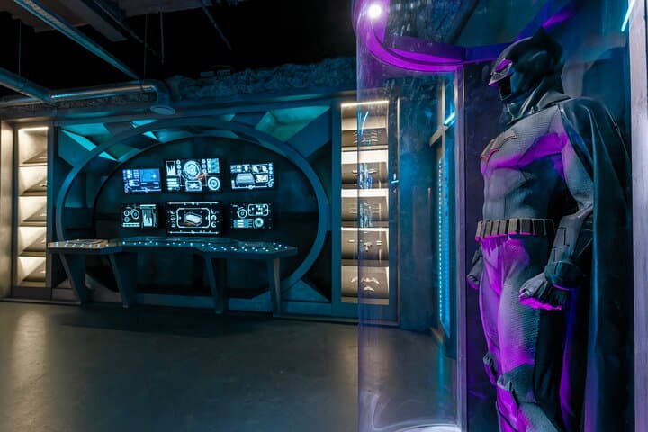 Batman Escape Game Paris — Welcome to Gotham City Escape Room Experience