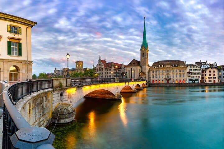 Zurich Scavenger Hunt: Self-Guided Highlights Walking Tour photo 3