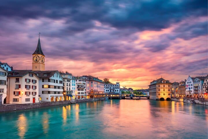 Zurich Scavenger Hunt: Self-Guided Highlights Walking Tour photo 4
