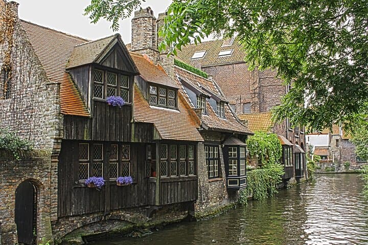 Bruges Scavenger Hunt Self-Guided Audio Tour: Best Landmarks & Hidden Gems photo 3