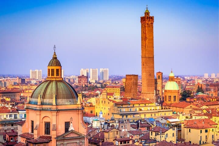 Bologna Scavenger Hunt: Self-Guided Audio Tour of the Two Towers & Historic Highlights
