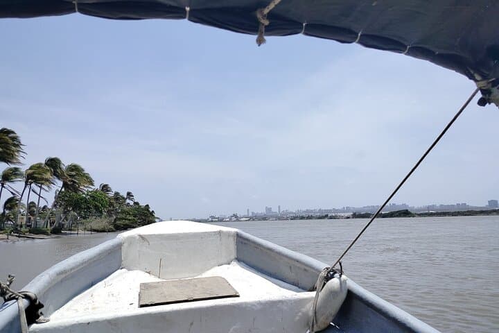 Bocas de Cenizas: Magdalena River to Caribbean Boat and Motorcycle Tour photo 3