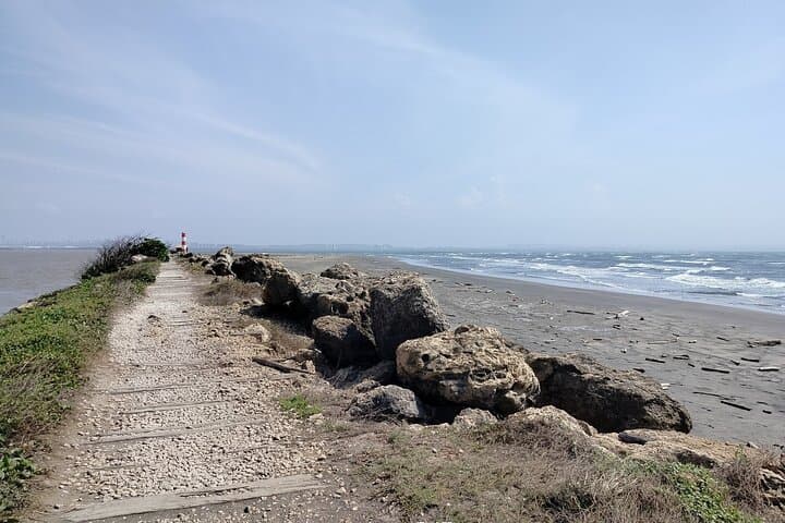 Bocas de Cenizas: Magdalena River to Caribbean Boat and Motorcycle Tour photo 6