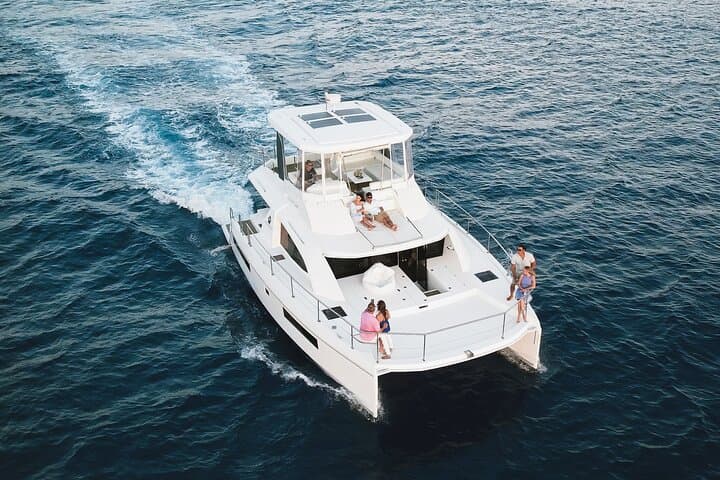 Waikiki Sunset Yacht Cruise with Captain's Tasting — Small-Group Luxury photo 4