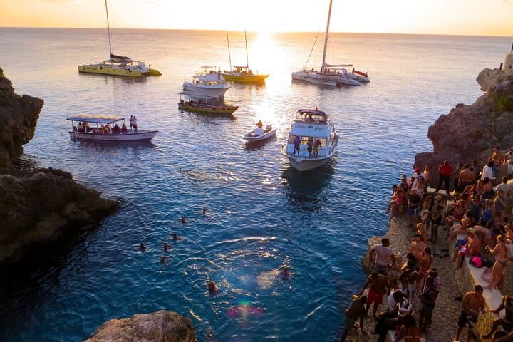 Discover Jamaica's Iconic Rick's Cafe & 7 Mile Beach Adventure photo 2