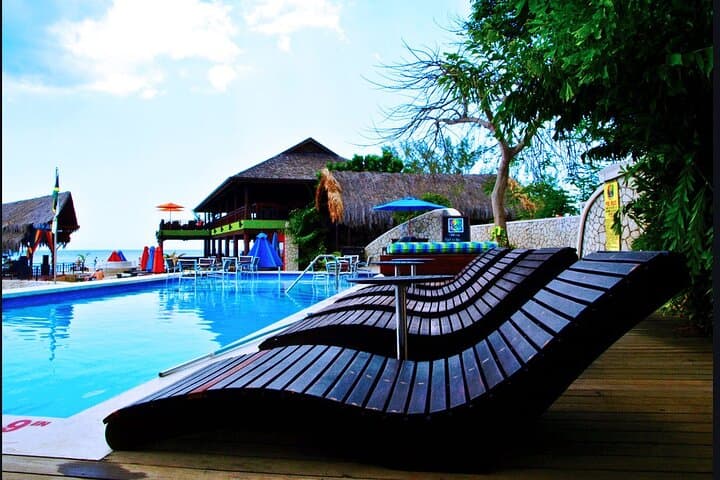 Discover Jamaica's Iconic Rick's Cafe & 7 Mile Beach Adventure photo 3