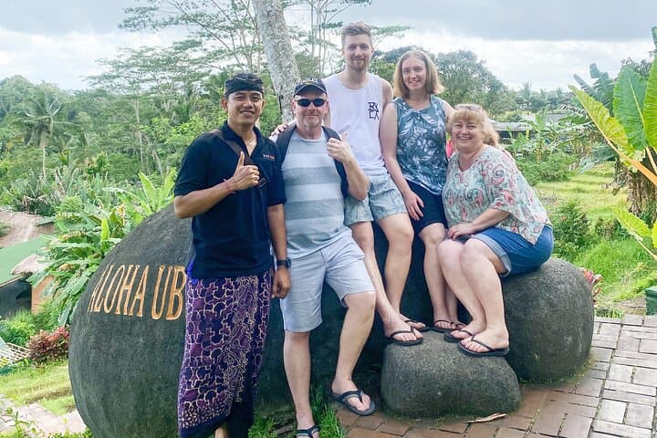 Private Car Hire with Expert Balinese Driver — Custom Bali Day Tours photo 3
