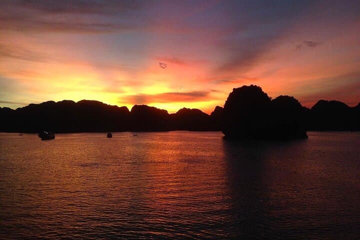 Sunset Kayak & Swim in Lan Ha Bay — Luxury Cat Ba Evening Cruise photo 5