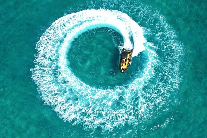 Waikiki Turtle Canyon Snorkel Adventure: Small-Group Raft Tour to Swim with Sea Turtles photo 5