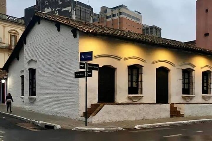 Asunción Highlights Walking Tour: Guided Historical City Walk photo 2