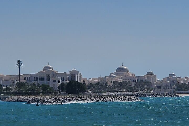 Private Abu Dhabi Day Tour: Sheikh Zayed, Louvre & Corniche photo 4