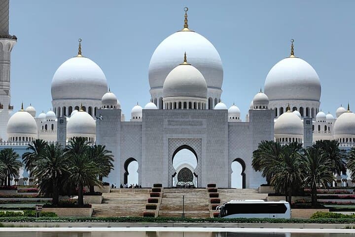 Private Abu Dhabi Day Tour: Sheikh Zayed, Louvre & Corniche photo 5