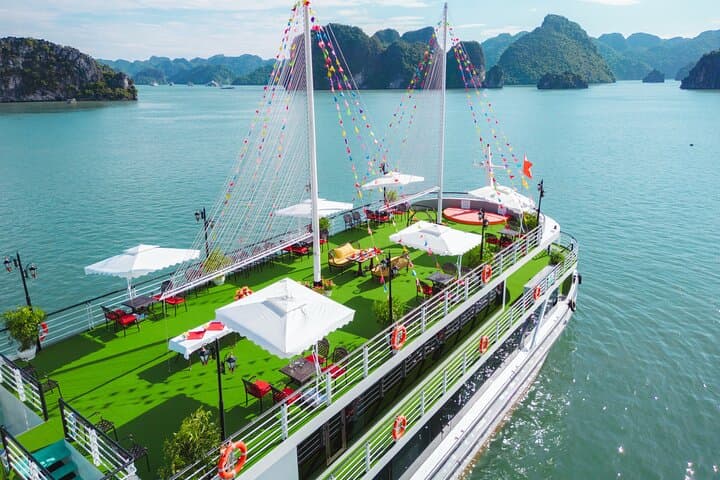 Halong Bay Luxury Day Cruise: Jacuzzi, Kayaking & Ti Top Island