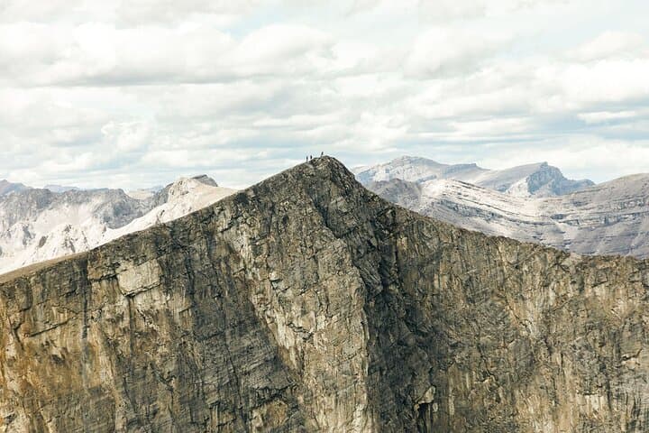 Lake Minnewanka Helicopter Tour: 30-Minute Scenic Flight Over Banff photo 4