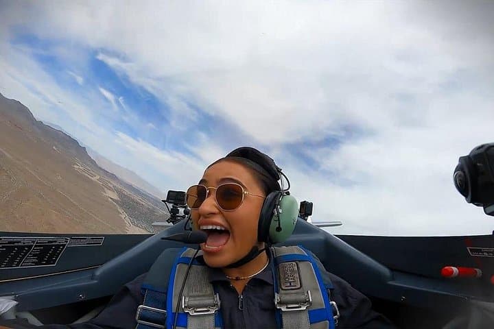 Top Gun Aerobatic Flight Experience in Las Vegas — Extra 330 Aerobatics & Air Combat photo 1