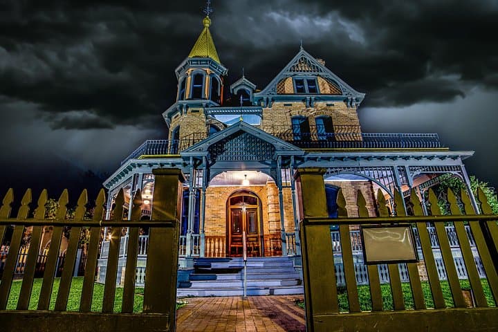 Phoenix After Dark: A One-Mile Haunted Walking Tour of Heritage Square & Hotel San Carlos photo 1