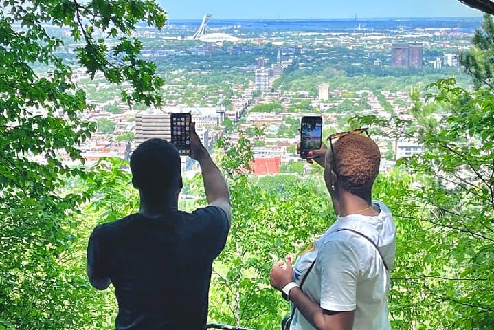 Guided Mount Royal Park Nature Walk — Montreal Day Hike & City Views photo 3