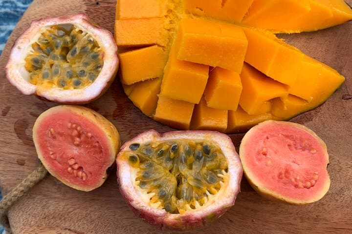Private Ahonu Surf Lesson & Tropical Fruit Tasting in Tahiti photo 5