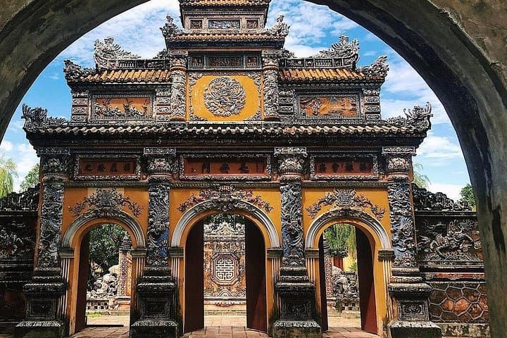 Hue City Full-Day Tour: Hai Van Pass, Khai Dinh & Imperial City photo 2