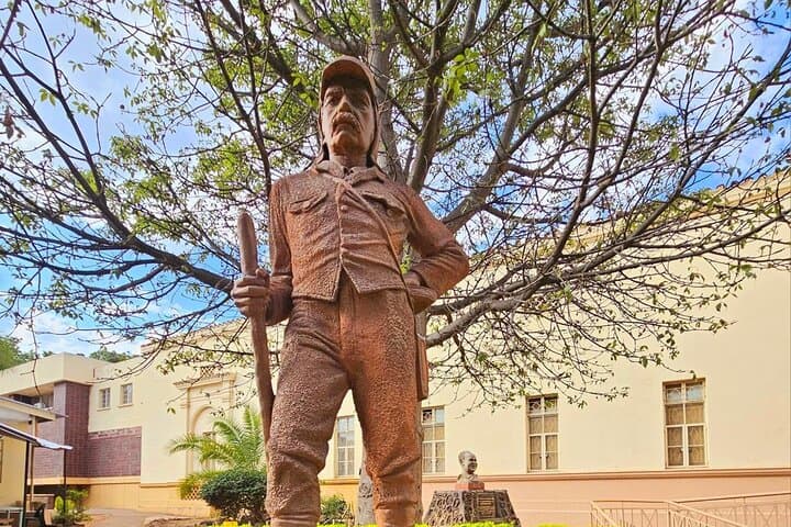 Livingstone Town Guided Walking Tour: History, Markets & Colonial Heritage photo 2