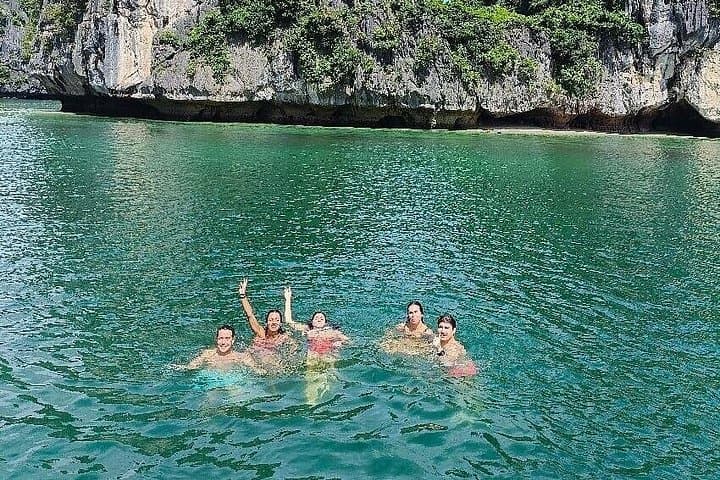 Lan Ha Bay 2D1N Cruise: Kayak, BBQ & Viet Hai Village Escape photo 4