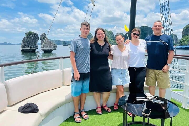 Halong Bay Small-Group Day Cruise: Sung Sot, Titov & Luon Cave photo 3