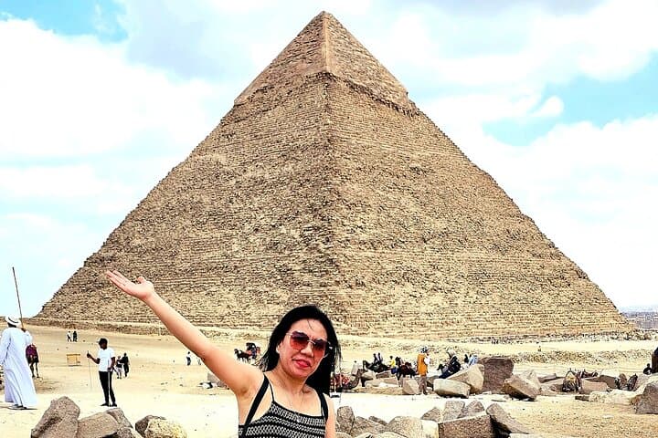 Giza Pyramids Camel Ride and Nile Dinner Show — Private Day Tour from Cairo