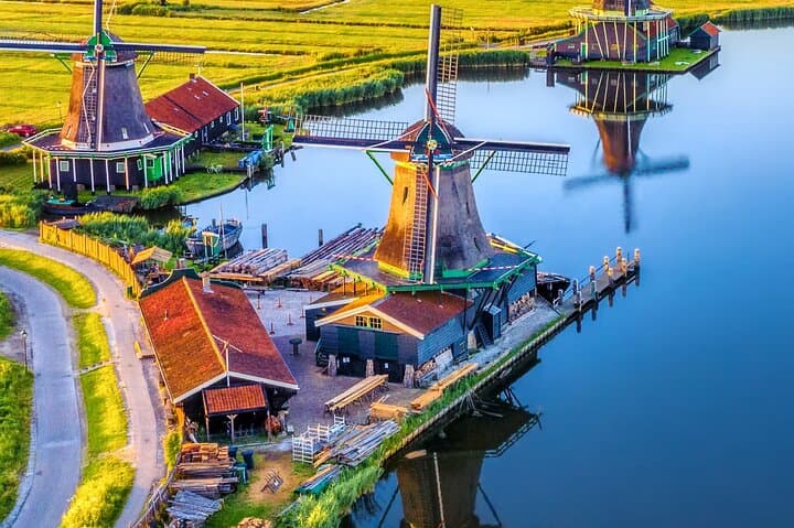 Zaanse Schans, Edam & Volendam Private Day Tour from Amsterdam — Windmills, Cheese and Coastal Streets