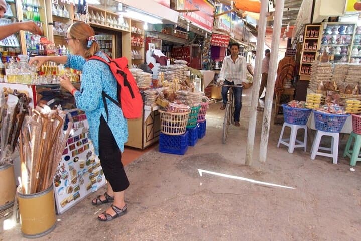 Salalah Half-Day Private City Tour — Mosque, Souqs & Ain Razat photo 5