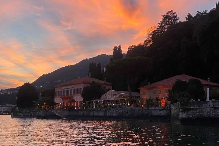 Lake Como Night Speedboat Cruise: Illuminated Villas & Quiet Waters photo 4