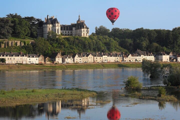 Loire Valley Hot Air Balloon Flight: Chenonceau, Chambord & Amboise Sunrise Ride photo 3