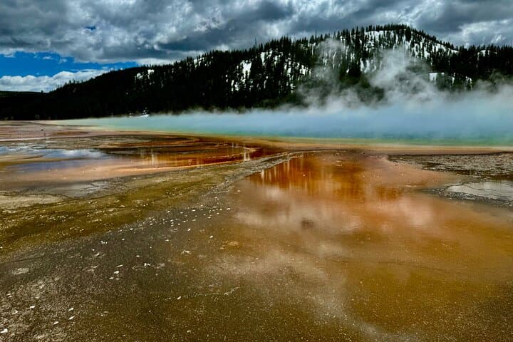 Private Yellowstone Luxury Cadillac Tour from West Yellowstone — Old Faithful & Grand Canyon Loop photo 6