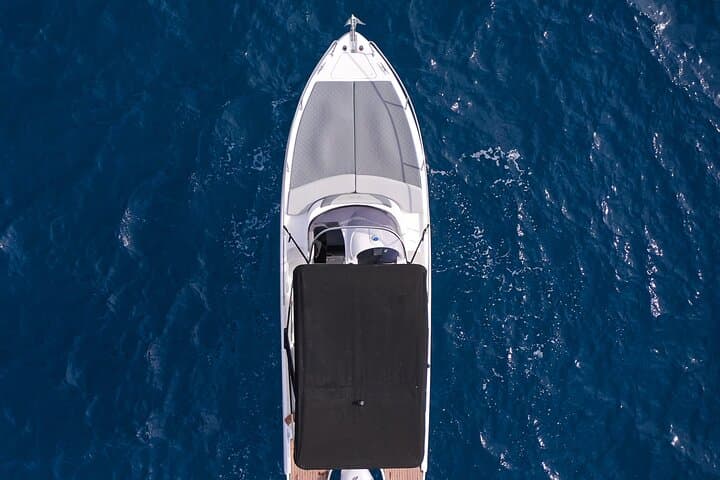 Positano to Capri Private Boat Tour on Saver 7.50 — Li Galli, Grottos & Faraglioni photo 5