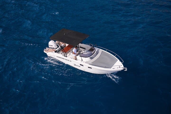 Positano to Capri Private Boat Tour on Saver 7.50 — Li Galli, Grottos & Faraglioni photo 6