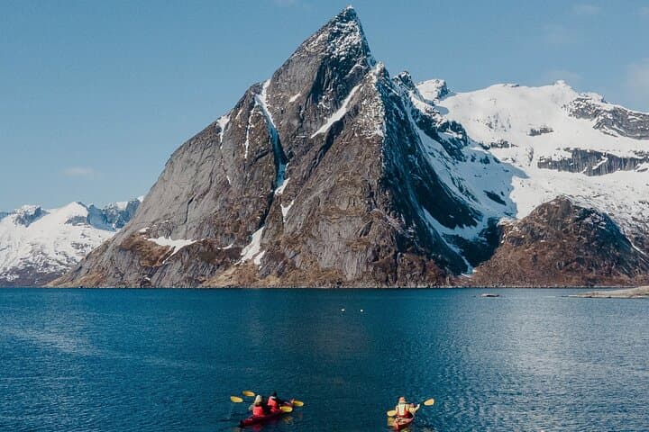 Kayak Reinefjord: 3-Hour Guided Sea Kayak Tour in Lofoten