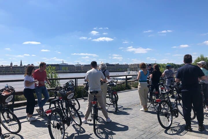 Bordeaux Essentials Bike Tour: Guided Cycling Along the Garonne photo 4