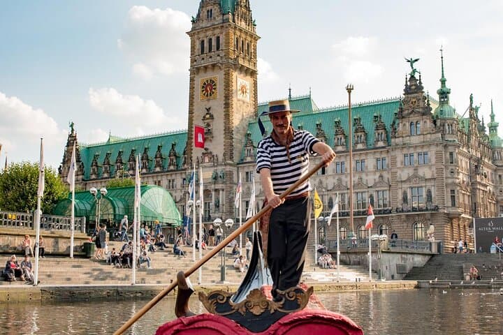 Gondola on the Alster: 45-Minute Venetian Ride in Hamburg photo 4