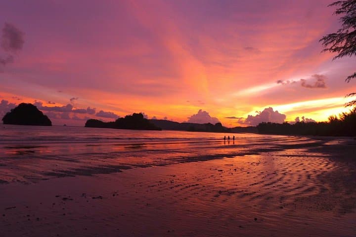 7 Islands Sunset Speedboat Tour from Krabi — Snorkel, Sandbars & Bioluminescence photo 4