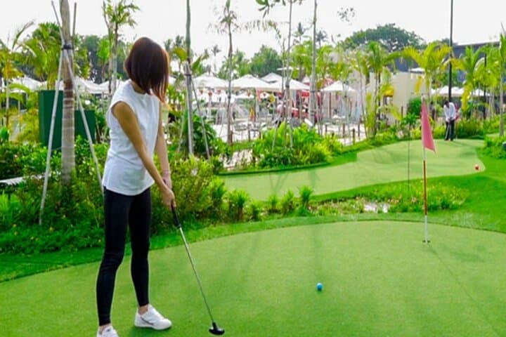 Singapore HyperDrive & UltraGolf Combo: Indoor Electric Go-Karting and Beachside Mini Golf photo 2