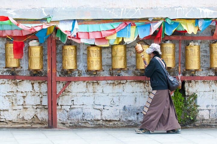 7-Day Private Tibet Tour: Lhasa, Monasteries & Yamdrok Lake photo 2