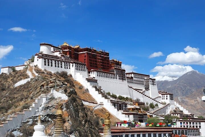 7-Day Private Tibet Tour: Lhasa, Monasteries & Yamdrok Lake