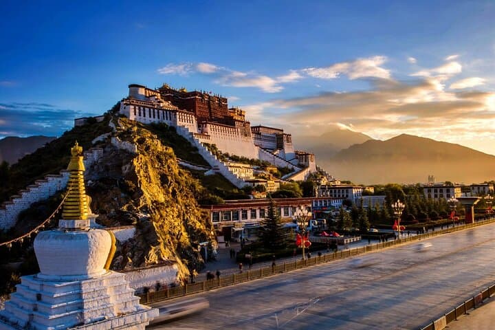 7-Day Private Tibet Tour: Lhasa, Monasteries & Yamdrok Lake photo 5