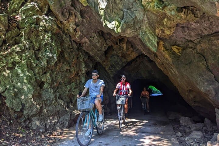 Full-Day Trek in Cat Ba National Park: Frog Lake, Viet Hai & Lan Ha Bay photo 3