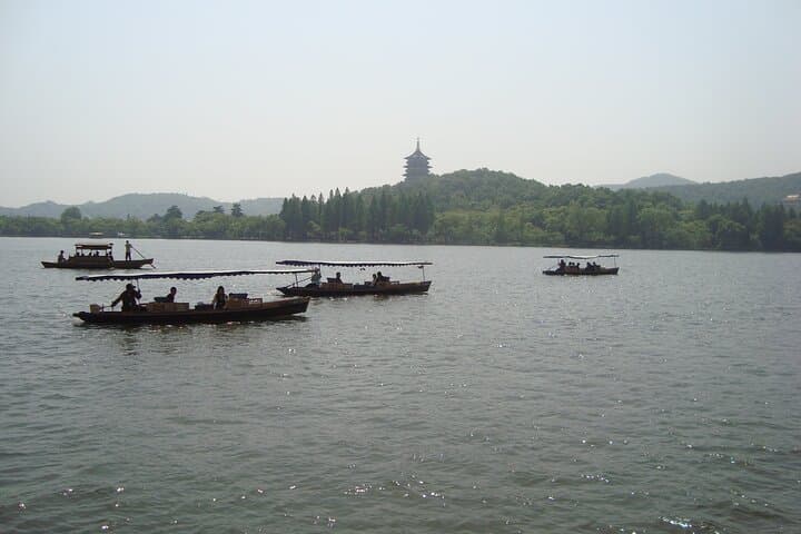 Shanghai to Hangzhou Bullet Train Day Trip: West Lake Boat Tour & Lingyin Temple photo 4