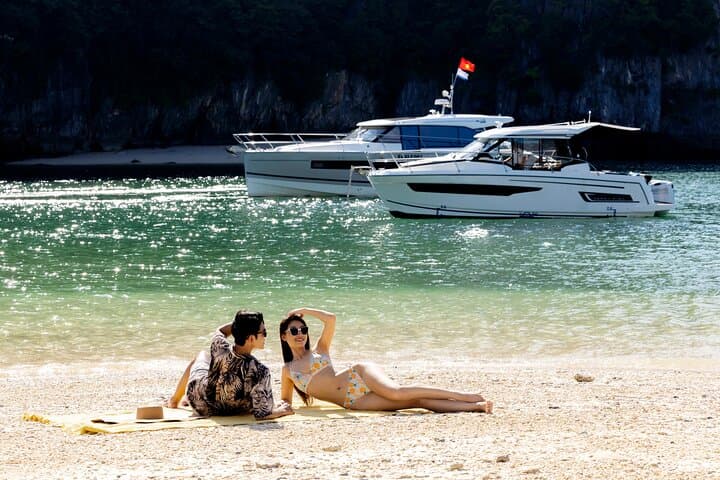 3-Hour Luxury Private Yacht Cruise in Ha Long Bay from Halong photo 3